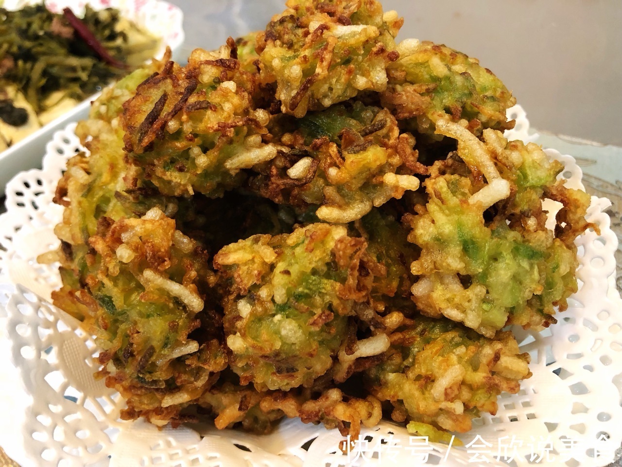 秋天萝卜大量上市，鲜嫩可口，多买点回来炸着吃真香