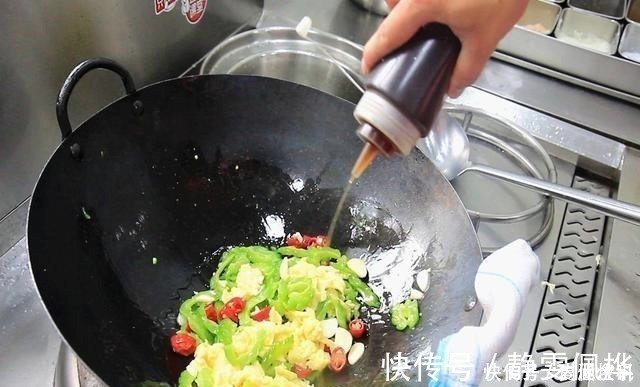 焯水|炒苦瓜时，有人焯水有人直接炒饭店大厨缺了这1步、咋炒都苦