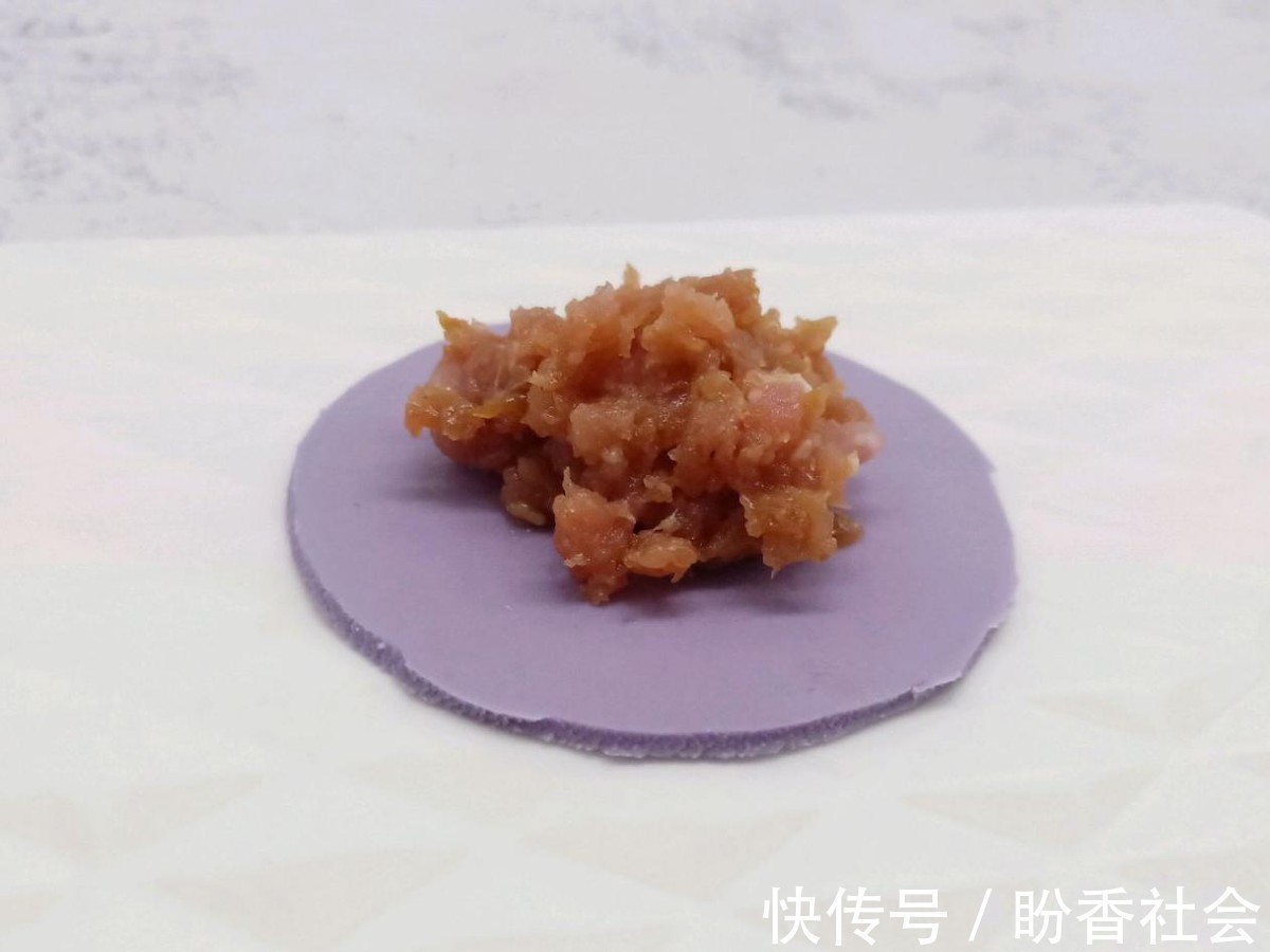 紫甘蓝汁|饺子的创意新吃法，双色水晶饺，晶莹剔透，看上去就有食欲