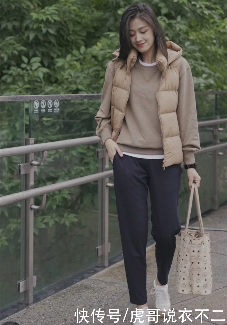 40岁女性不用“装嫩”，冬季照着这样穿，优雅又时髦
