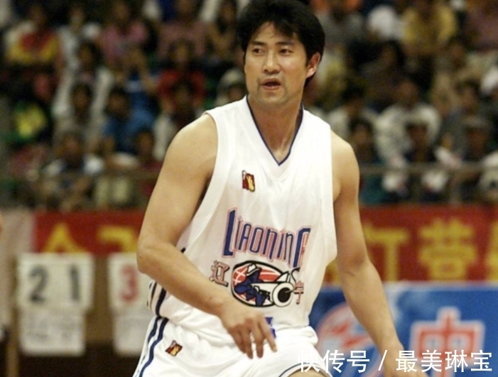 刘炜|中国男篮最强10大后卫出炉!榜首无争议,现役郭艾伦、赵睿入选