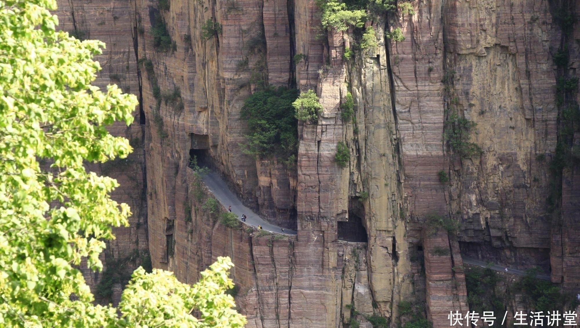 隧道|中国险峻的道路：长1700米建在悬崖上，现为著名的旅游景点