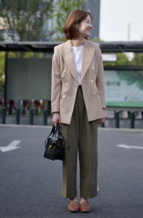 小个子 优雅女人都穿“乐福鞋”,比小白鞋更显气质,小个子也可以hold住