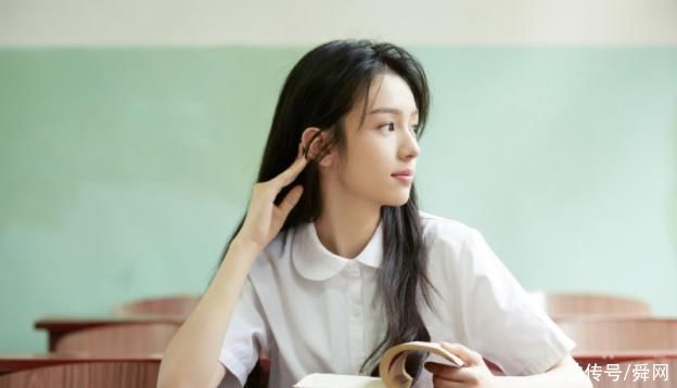 cp|氣氛組頭頭?周也上綜藝被夸像天使，《中餐廳5》與龔俊頻繁互動引熱議