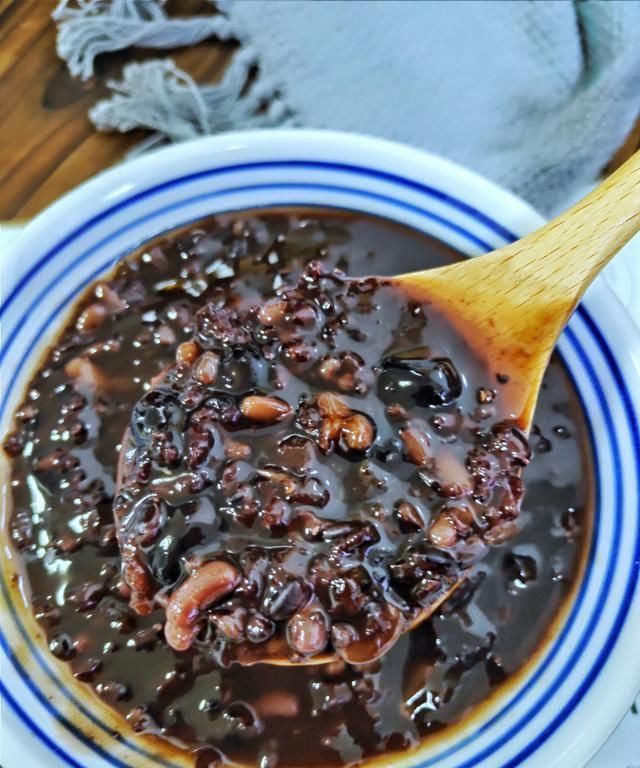 黑豆|贫血最怕这食材,这样做每天喝一碗,补血养颜气色好,女人要常喝