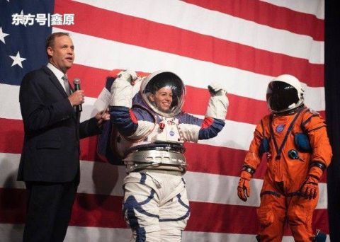Nasa最新宇宙服正式亮相现场试穿 称 宇航员不用再兔子跳了 快资讯