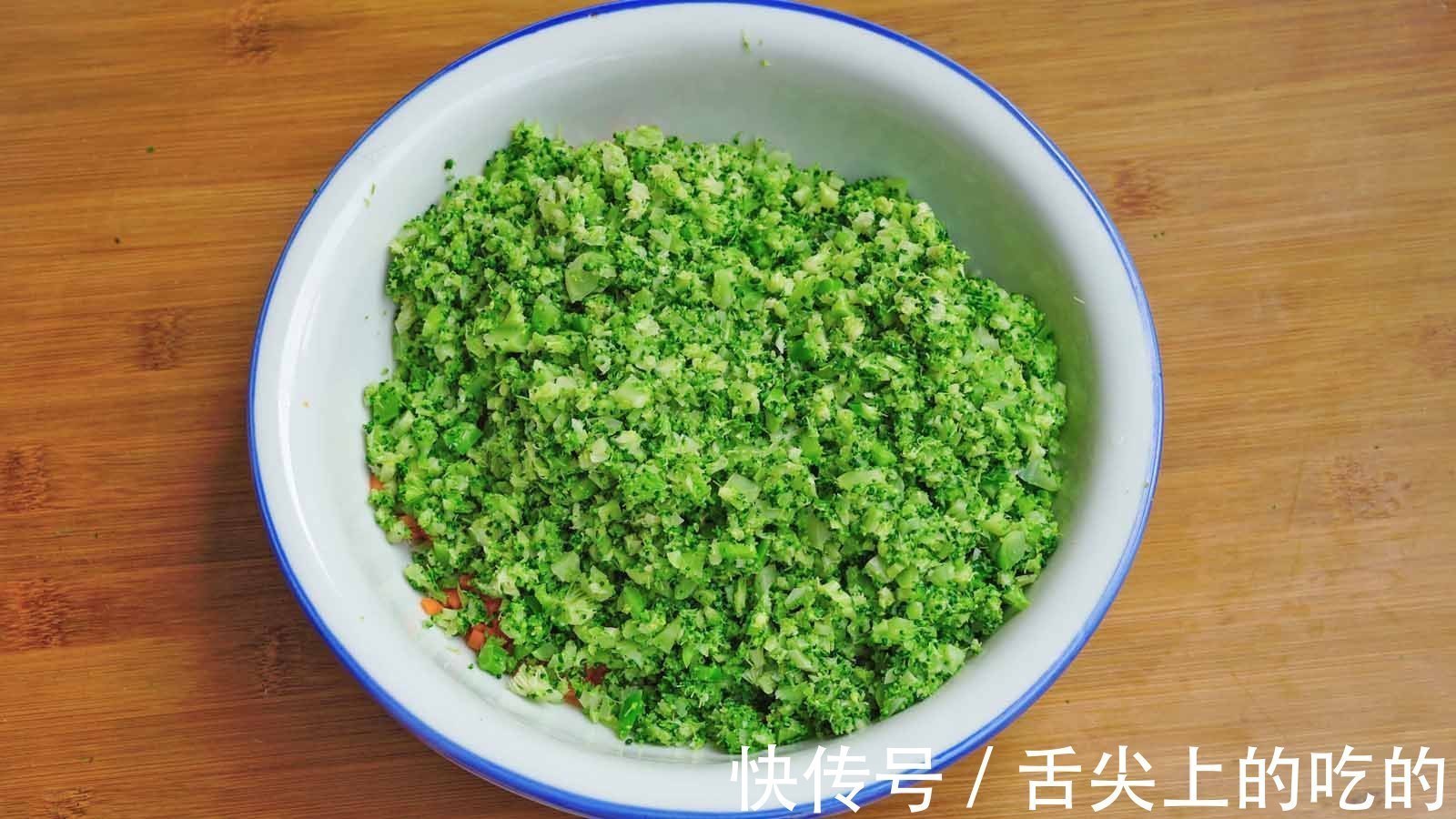 这6道早餐不用揉面，一搅一蒸就完成，松软又香甜，省时又省力