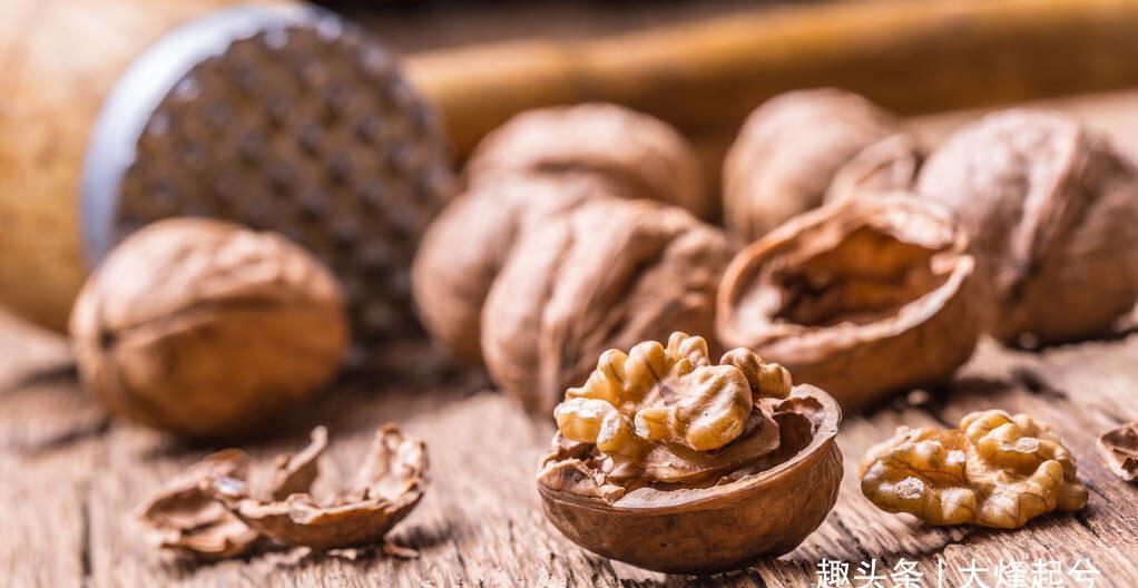 解锁核桃新吃法,清甜脆嫩,不涩嘴,做法超简单