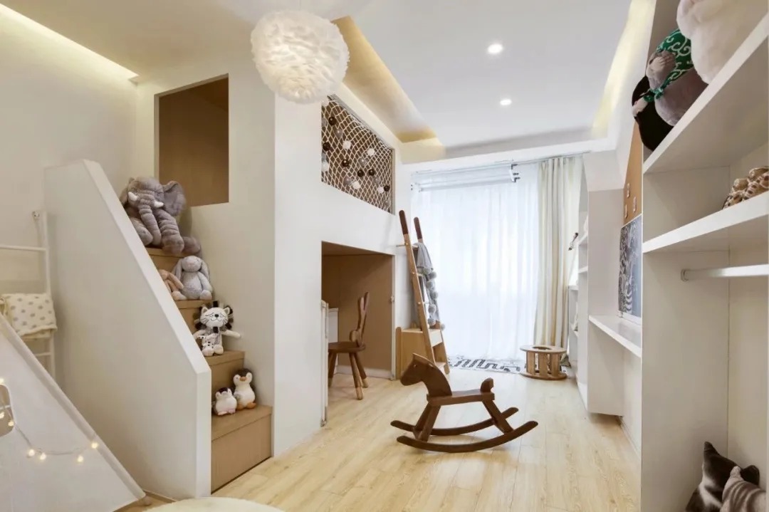 电动床|60㎡简约风小户型,客厅藏张床打开秒变3居室,太机智了!