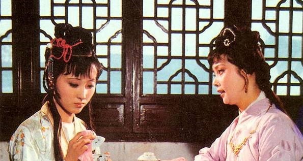 红楼梦元妃其实想赐婚宝黛,无奈王夫人从中作梗!