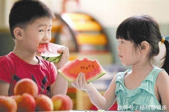 积食|医生呼吁入秋后再吃3种水果,最易伤胃不长个,孩子哭闹也别买