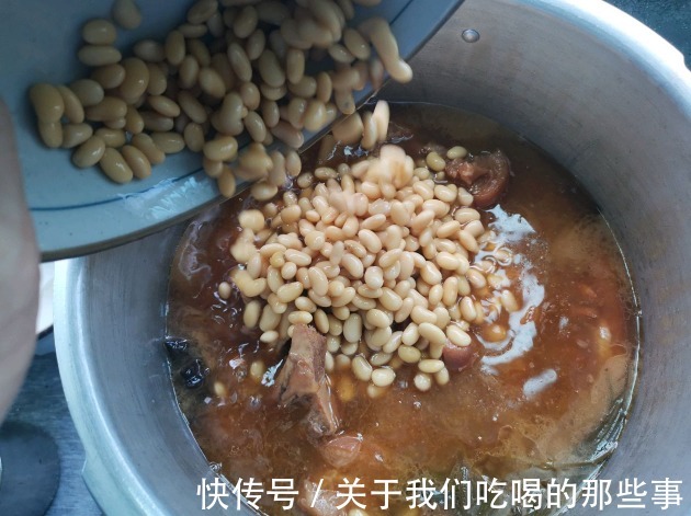 面色|冬天多吃猪蹄,加它一起炖,补脑补钙,面色红润显年轻,做法简单