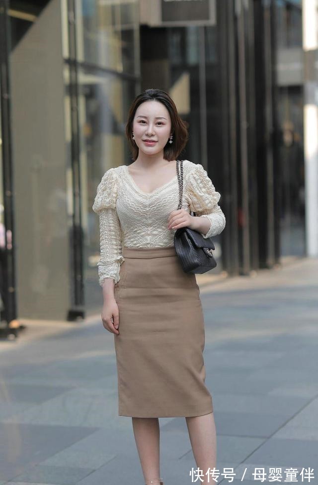 上衣 泡泡袖上衣随意搭配，无论裙装，还是裤装都可以轻松胜任！