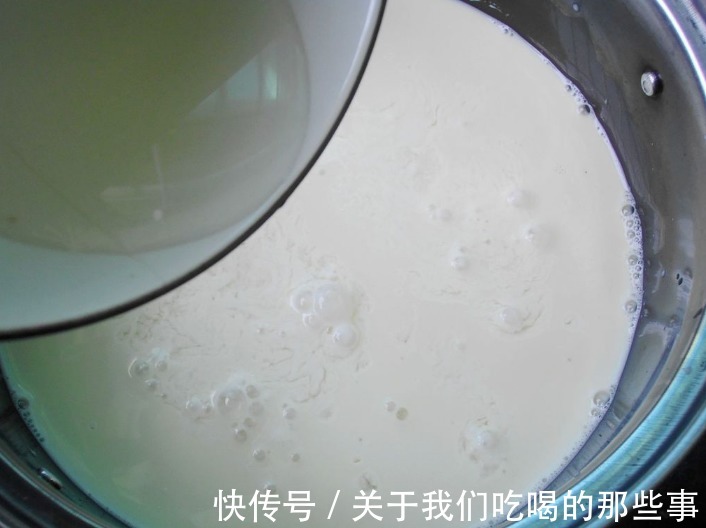 才知道做豆腐很简单，1碗黄豆1勺醋，教你在家轻松做，新鲜又好吃