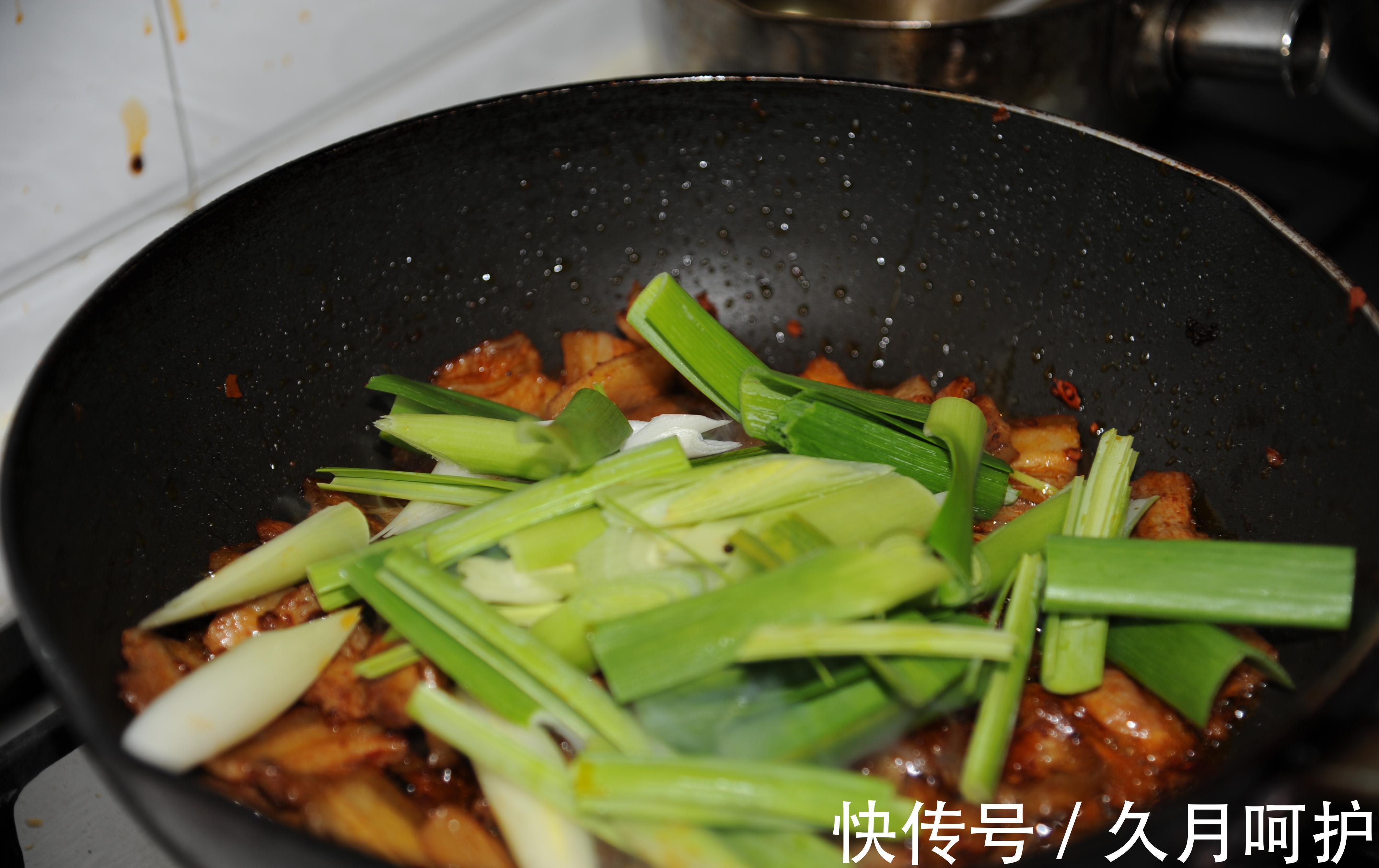 家常回锅五花肉,肥而不腻,解馋下饭,看着就有食欲