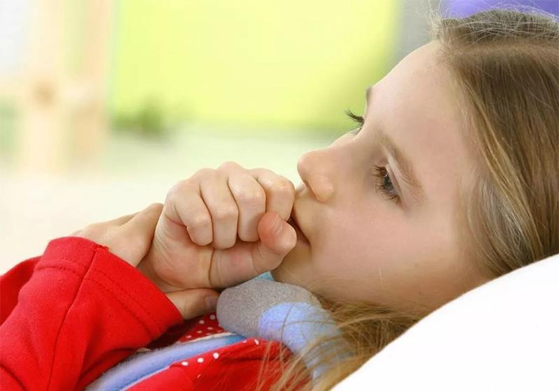 日常生活中|我小孩快3岁了老咳嗽，医院也去了十几天老不好，怎么办？