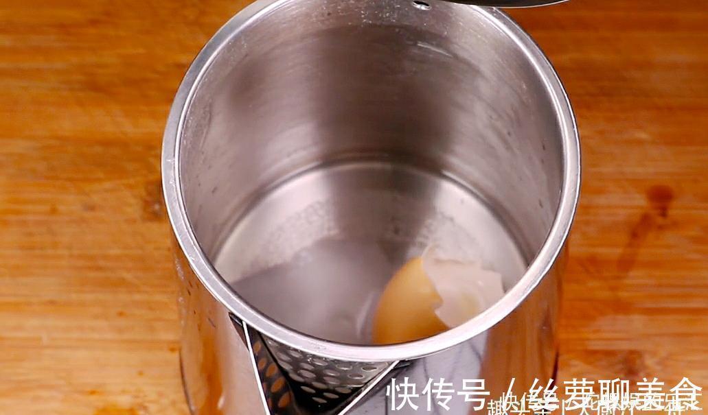 电热水壶|不管水壶水垢多厚，大厨教你一招，水垢快速去除，方便又卫生