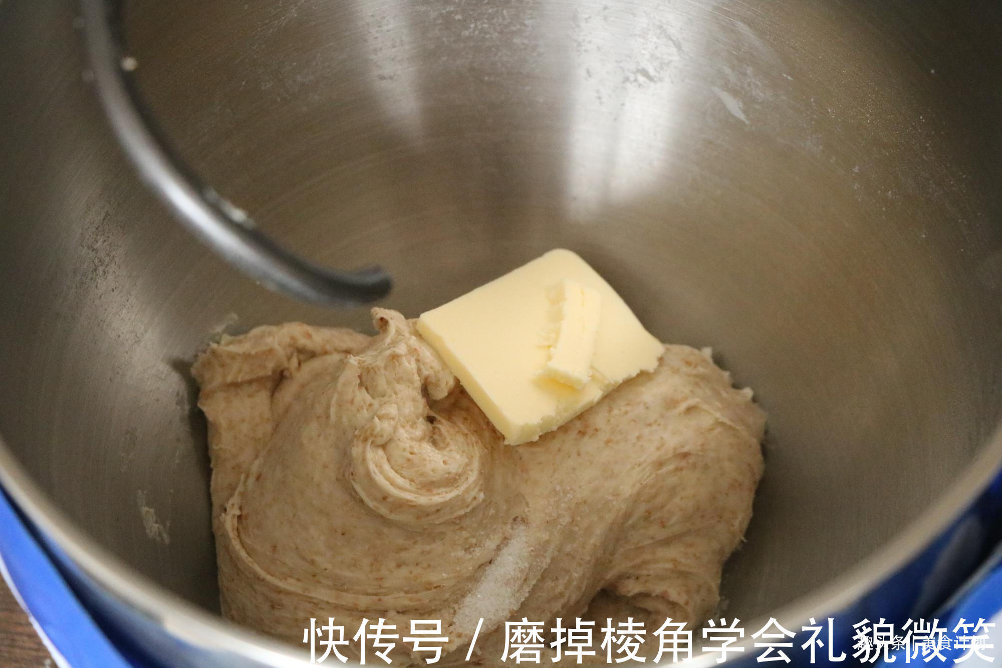 低油低糖的全麦吐司，麦香十足，放3天也柔软，健康早餐从它开始