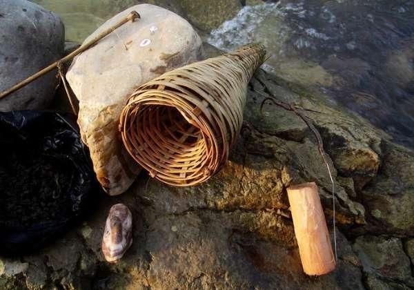 打工仔回到家乡,再钓一次故乡河里的小鱼