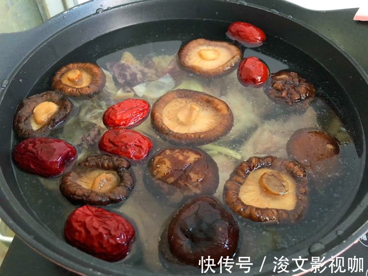 美味|筒骨和它是绝配，营养美味又补钙，孩子常吃身体棒