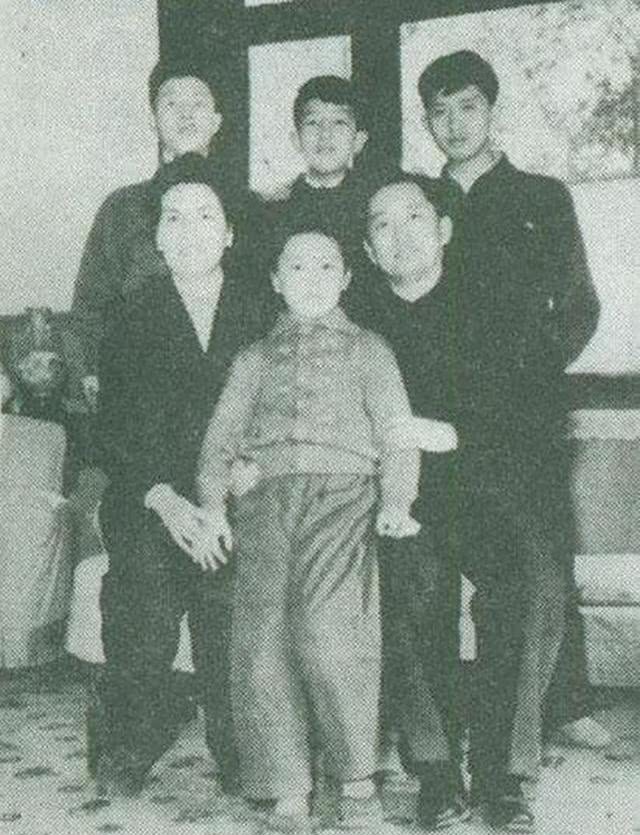 依然|首任空军司令刘亚楼，逝世55年妻子如今在哪？92岁高龄依然健在