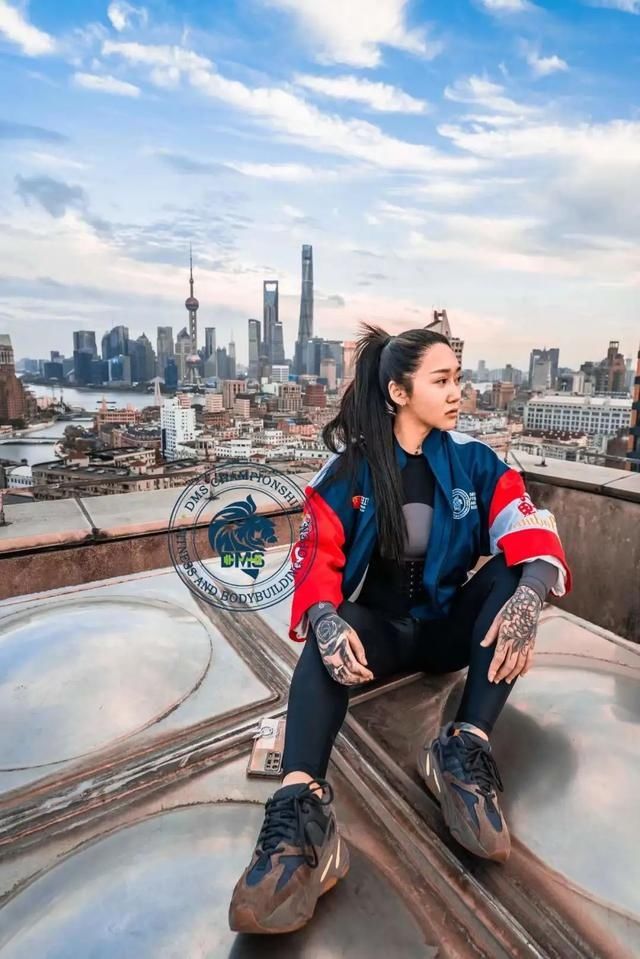 「冠军同款战袍」身披战袍者,无惧风霜,勇攀高峰