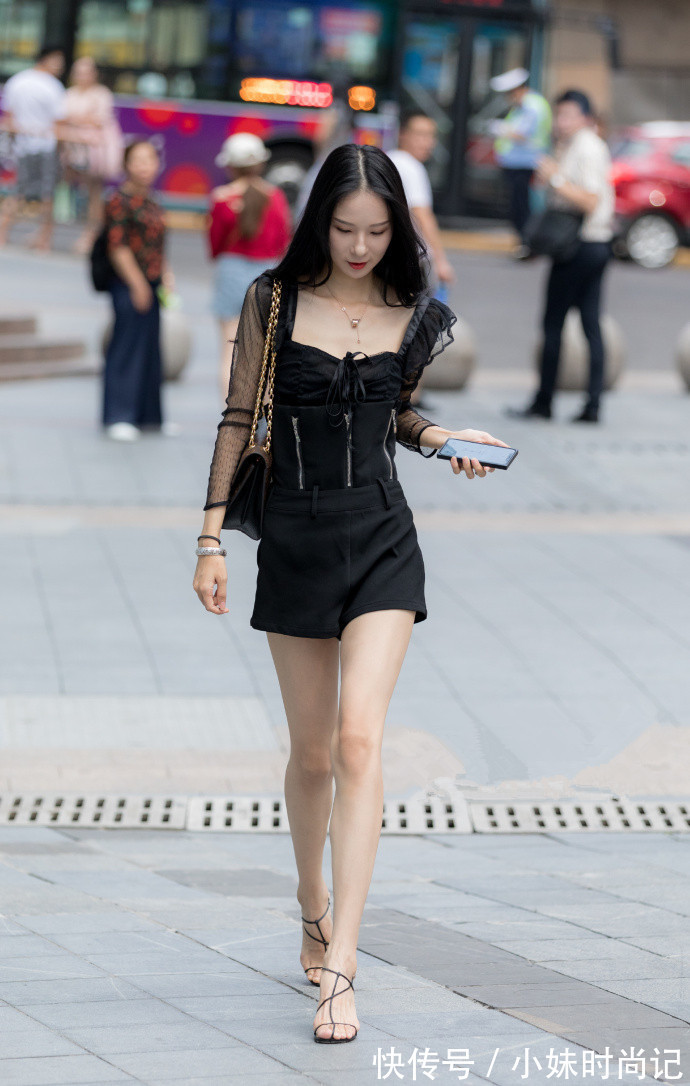 穿搭|街头风格各异的穿搭示范,让你看起来时尚又迷人