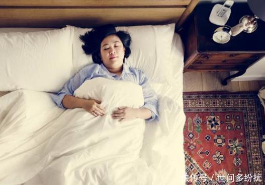 骨质疏松|女性内分泌失调,焦虑烦躁说明雌激素过低,多吃2物,做好3事