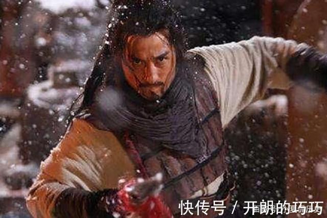 宋江#梁山的战力天花板，武艺高强却只能低头做人，被宋江拿来压制林冲