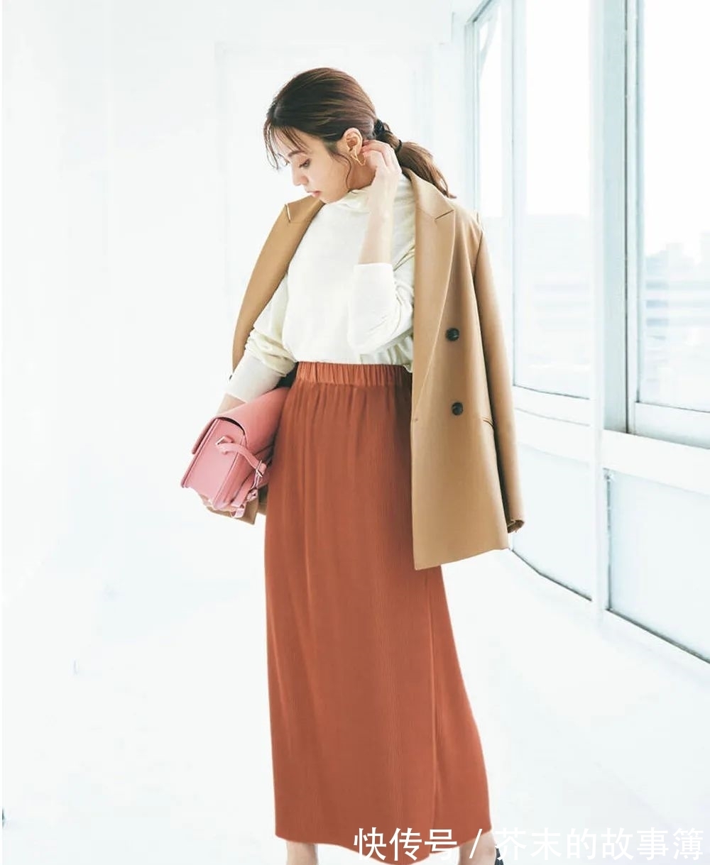 搭配 30岁女人春季多穿半身裙,搭配衬衫、卫衣、针织衫,时髦又高级