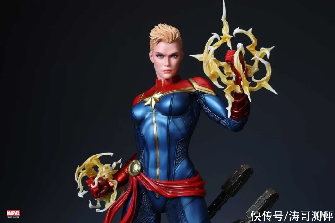 双拳|XM推出漫画版惊奇队长雕像，三头雕还有双拳特效？