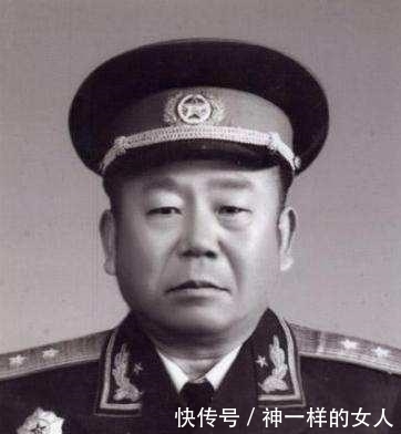 军区副司令|首个投奔红军的国军将领,淮海战役中担负一重任,功劳不亚于粟裕