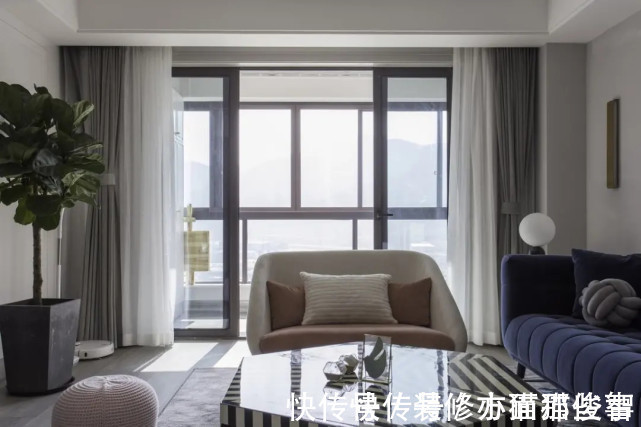 客厅|180平现代风三居室,黑白配的斑马纹茶几是客厅的亮眼的存在