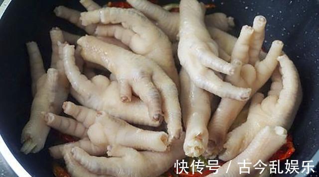 水淀粉|鸡爪这个做法火了，比泡椒、虎皮还好吃，酸甜微辣，吃过就忘不掉