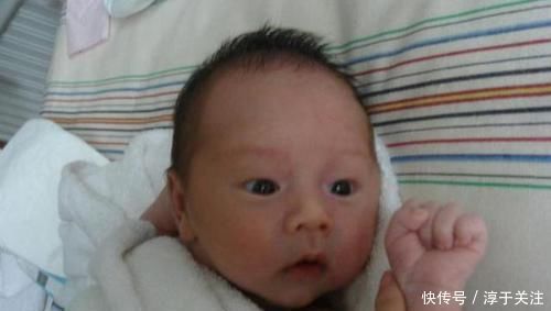 孩子|助产大夫被新生儿“碰瓷”,网友调侃这么记仇,长大后不好惹