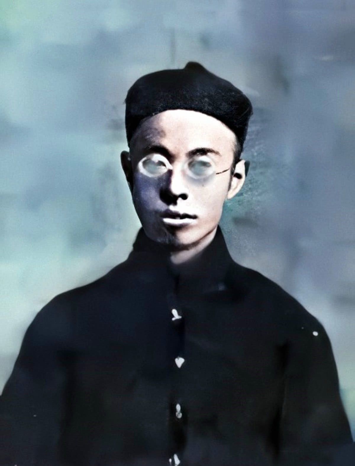 恩师|刺杀恩师失败被挖心肝,检查穿“背心”的女兵,5张历史罕见照