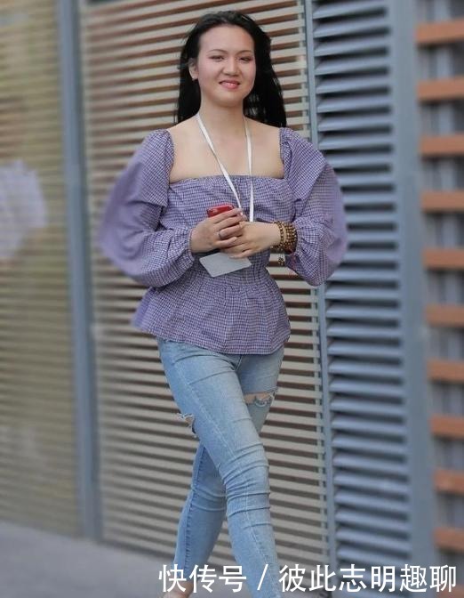 修身|腿粗怎么办?选择修身的破洞牛仔裤,时髦洋气显身材