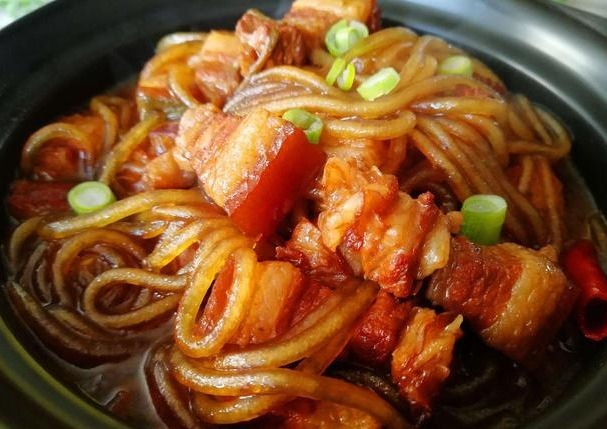 国民党士兵|猪肉炖粉条,东北名菜,营养丰富,一碗就扛住了严冬带来的寒冷