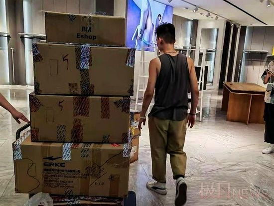武汉|武汉鸿星尔克线下门店一天销售额暴增130余倍