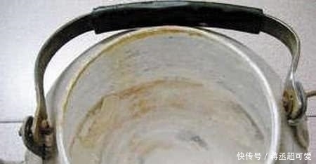 喜欢|辟谣:长肾结石是因为水里面有水垢?其实肾结石更喜欢2类人