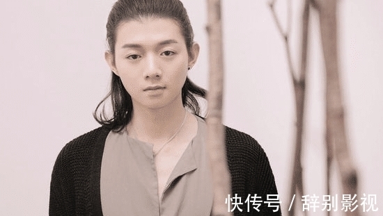 遜色|霍尊拋棄“糟糠”陳露，竟意外扯出另一大瓜，一點(diǎn)不比霍尊遜色