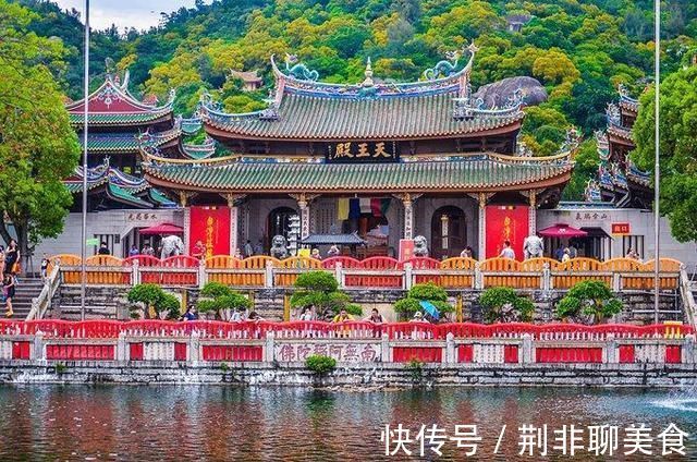 景色|全国唯一的金丝楠木寺院，依山傍海壮美景色，海内外游客慕名到此