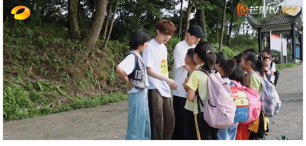 极限男人帮|《向往》当彭昱畅听到张艺兴叫“吴亦凡”时，有谁注意他的表情？