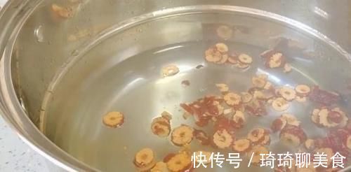 枣香|60岁老妈教我年糕不一样的做法,30分钟出锅,软糯香甜枣香味十足