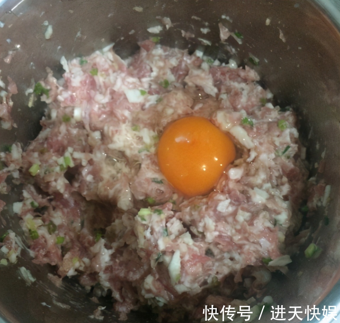 好吃|炸肉丸,牢记“3加2不加”,保证香酥可口,不散不腥不糊,好吃