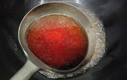  红烧猪蹄怎么做才香？做好“4步”，猪蹄香软无腥，红亮诱人