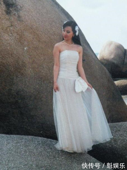 患癌#“林黛玉”陈晓旭患癌后拒绝就医坚持出家,临终前还喊着一个人