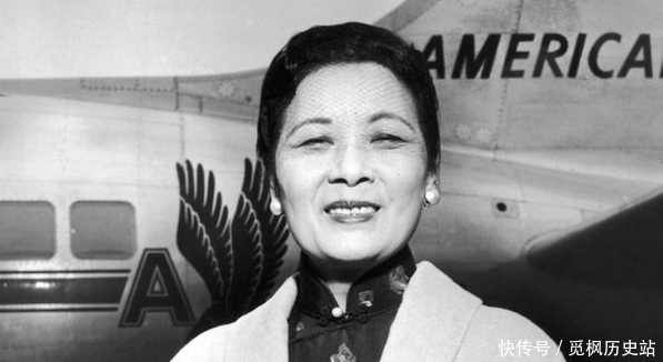 宋美龄最想毁掉的一张照片:口红抹到唇外,眉线画断,冷漠无笑脸