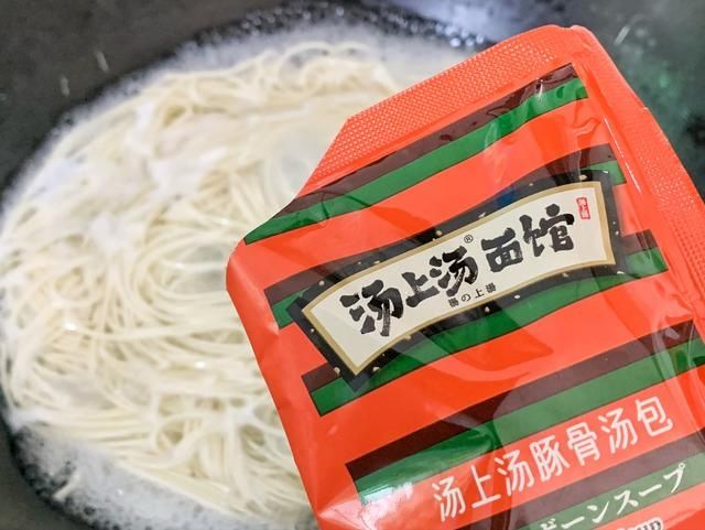 颜小厨|女儿经常点名要吃这早餐，简单一煮，5分钟就上桌，营养又美味