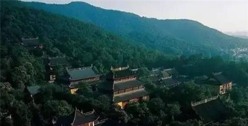 十字架#灵隐寺有一副对联，悬挂了1700年，点醒无数世人，帮他们走出困境